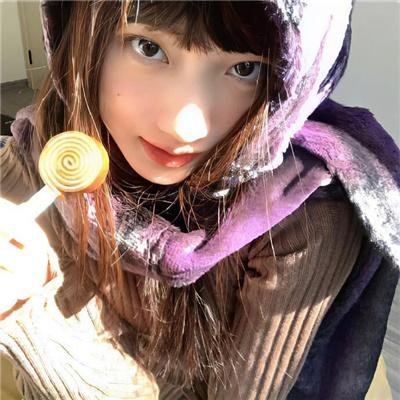 9顶假发的女孩